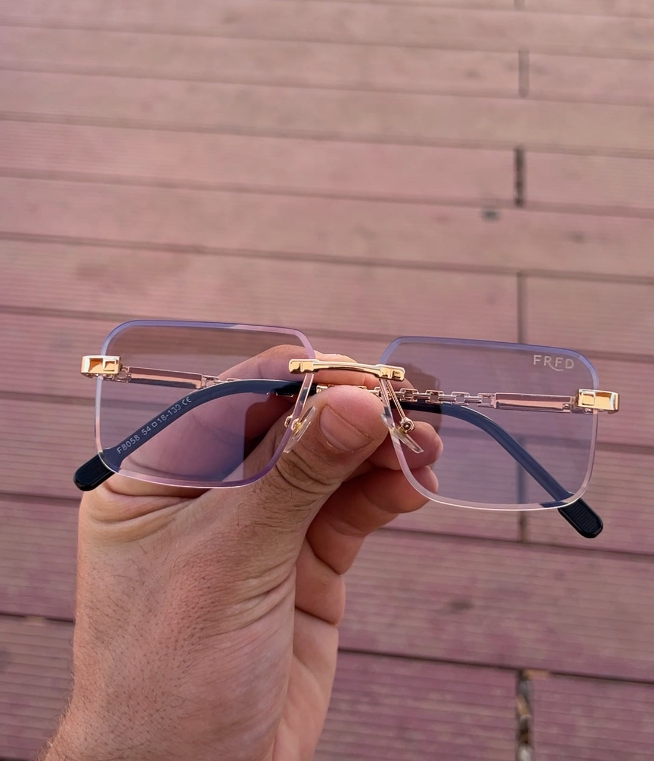 Fred bras croisés 4s dore